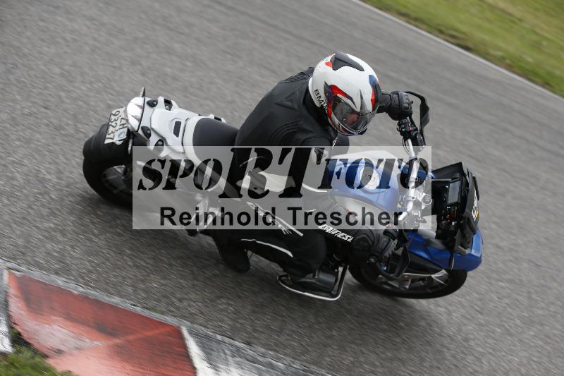 Archiv-2025/10 23.04.2025 Cornu Master School ADR/rot-rouge/55